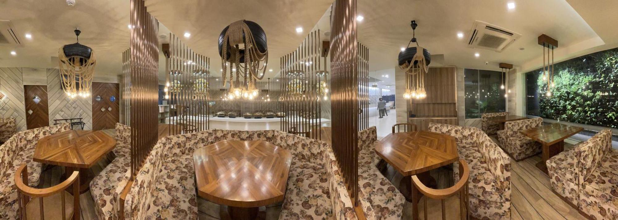 De Glance Hotel Surat Esterno foto